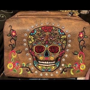 La Calavera wristlet